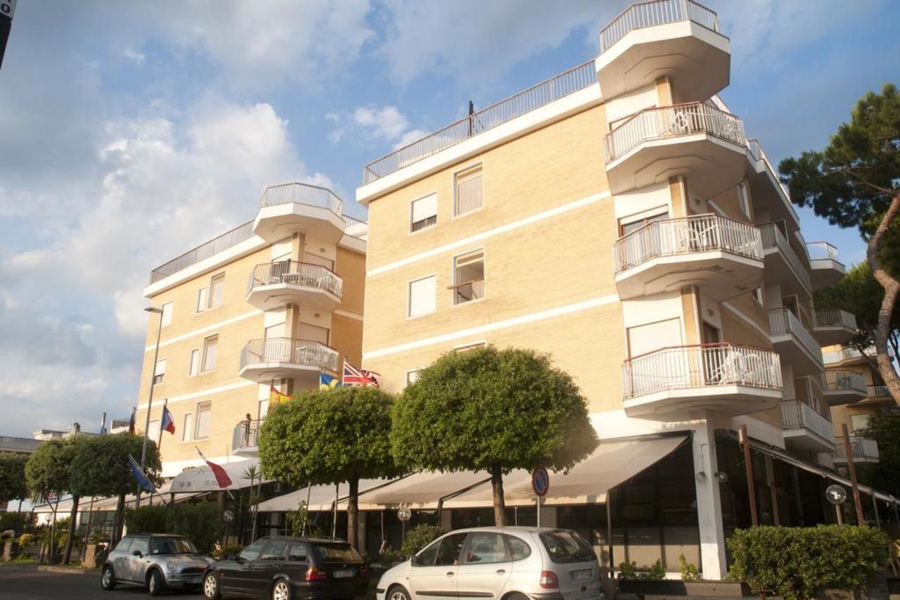 Residence Riva Gaia Terracina Luaran gambar