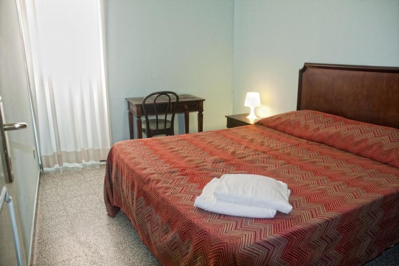 Residence Riva Gaia Terracina Luaran gambar
