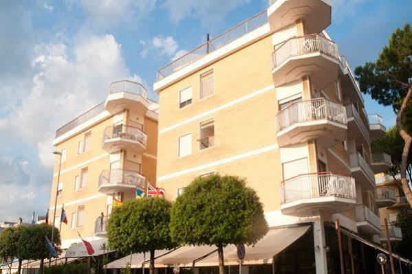 Residence Riva Gaia Terracina Luaran gambar